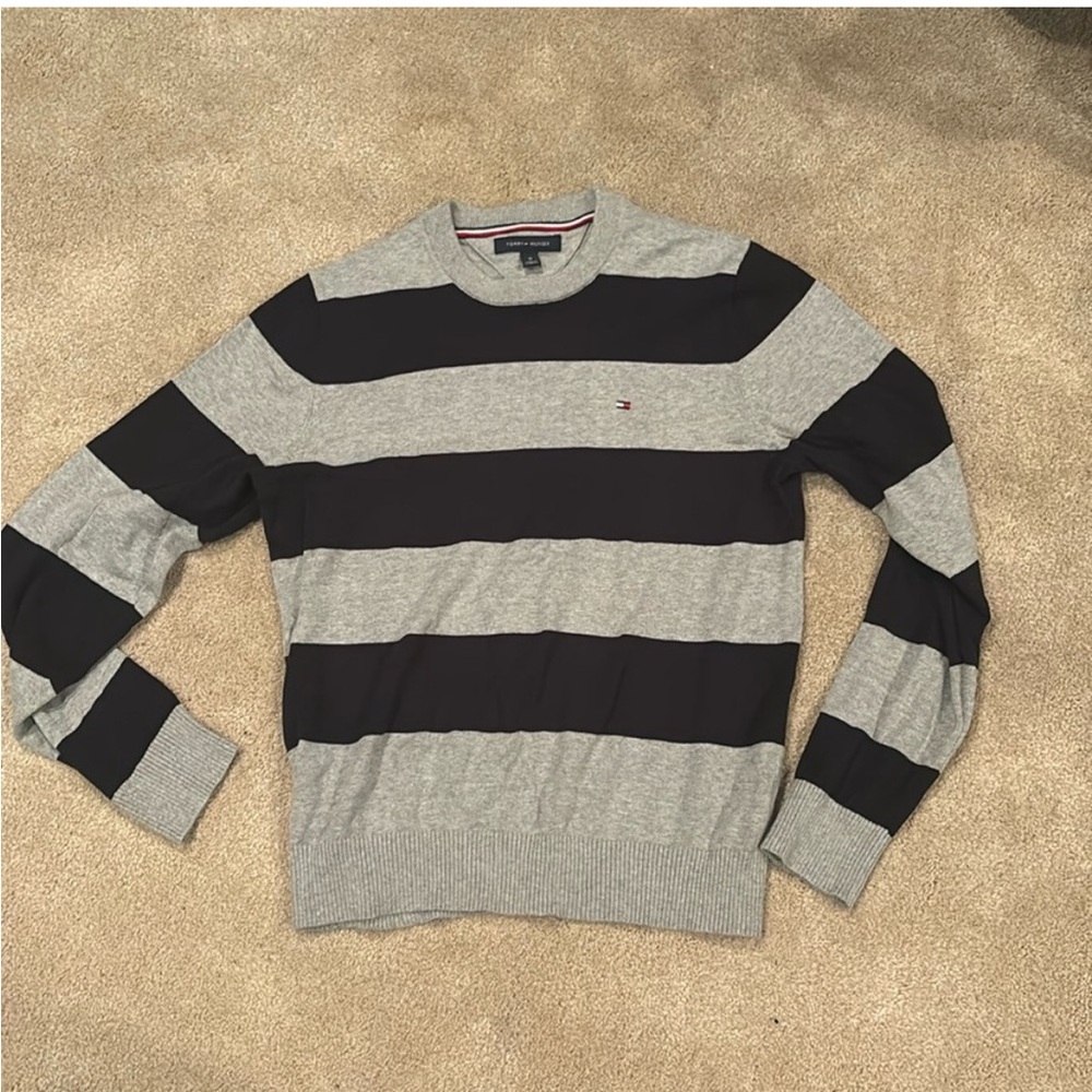 Tommy Hilfiger Men's Gray and Navy Blue Striped Sweater